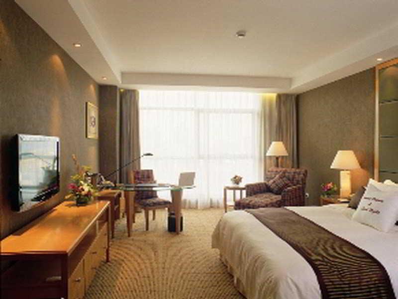 Central International Hotel Shanghai Room photo